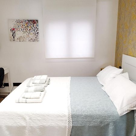 Appartamento Vivienda Alameda De Santiago San Giacomo di Compostella Esterno foto