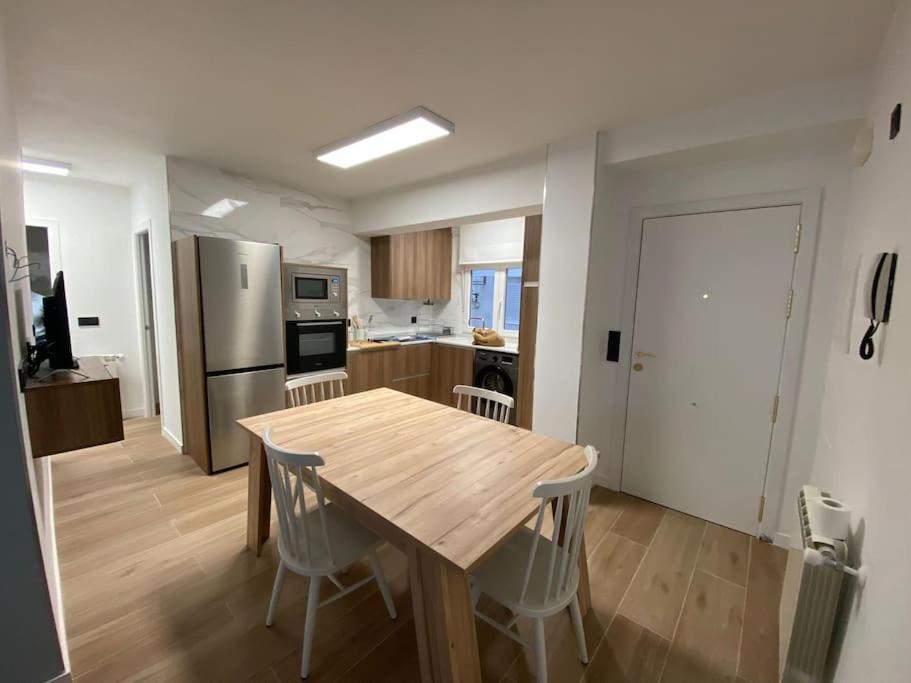 Appartamento Vivienda Alameda De Santiago San Giacomo di Compostella Esterno foto