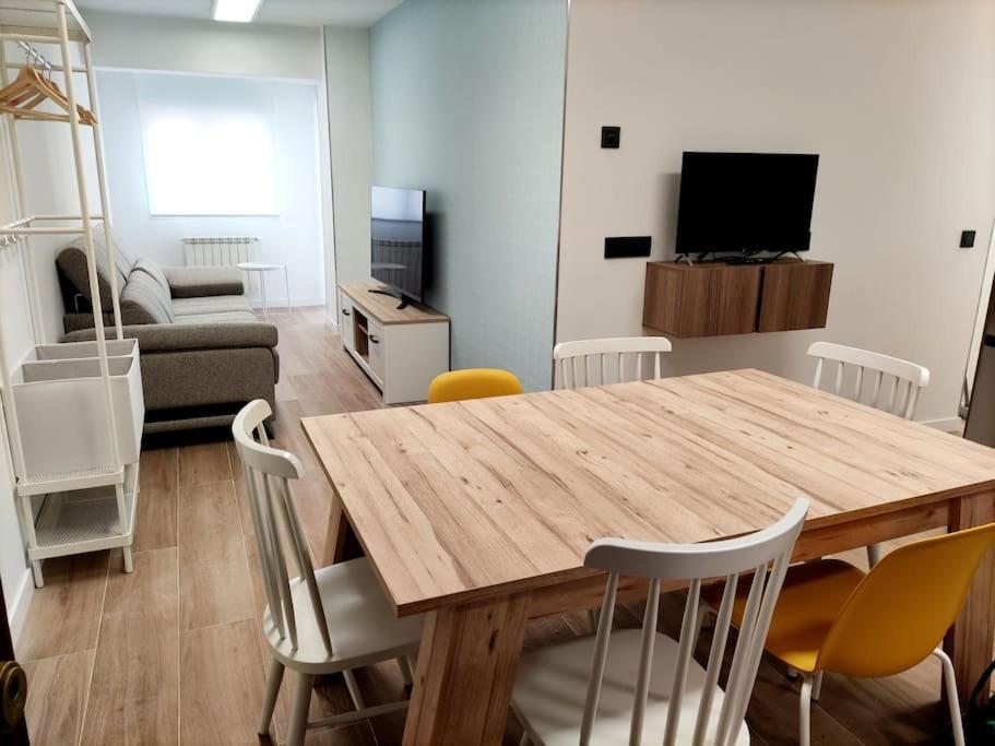Appartamento Vivienda Alameda De Santiago San Giacomo di Compostella Esterno foto
